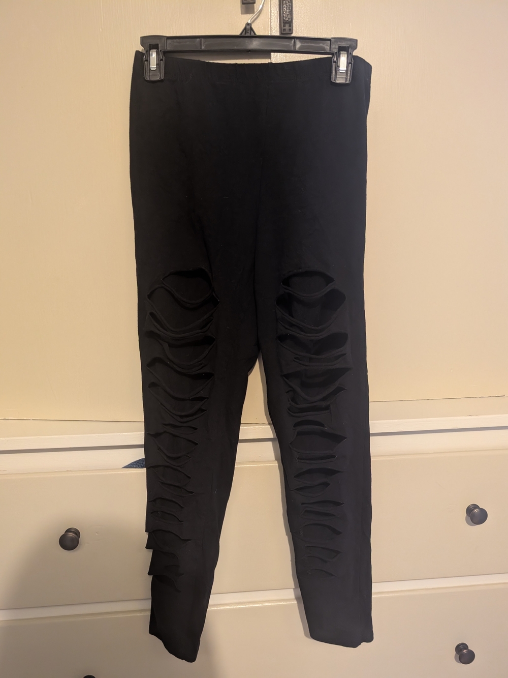 Hot Topic Midnight Hour Women's' Black Distressed Leggings -Used Size XL